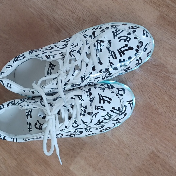 Stimulation shoes rechargeable lighted shoes with charger Led - Picture 5 of 10